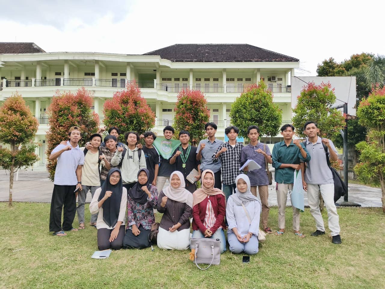 NGABUBU-READ: BEDAH BUKU 